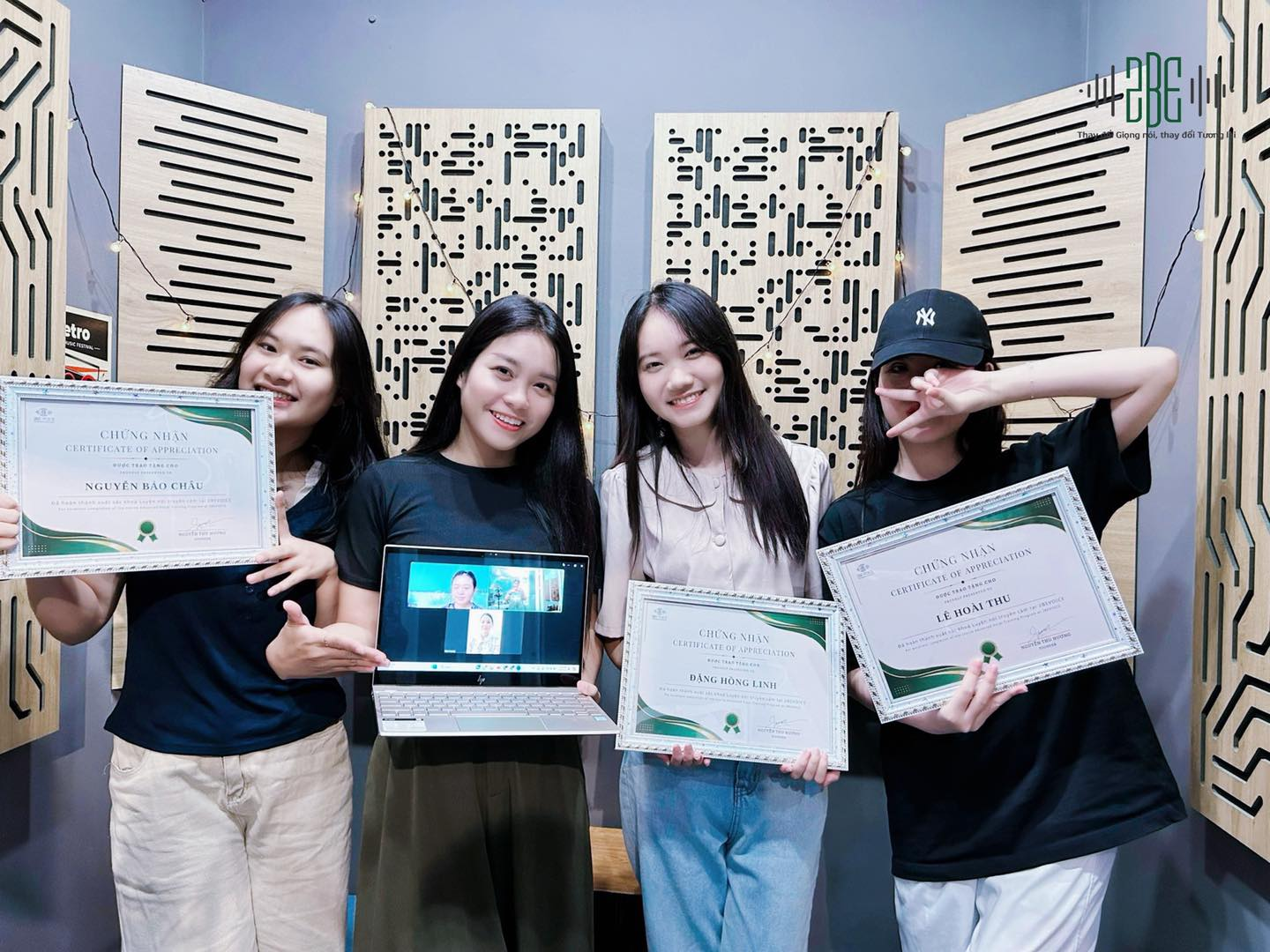 TẠI SAO CÁC NHÀ LÃNH ĐẠO, MC, GIÁO VIÊN NÊN ĐẦU TƯ VÀO THƯƠNG HIỆU GIỌNG NÓI?