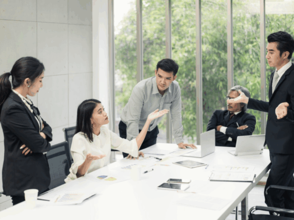 5 TÌNH HUỐNG HÀI HƯỚC KHI KHÔNG KIỂM SOÁT ĐƯỢC GIỌNG NÓI