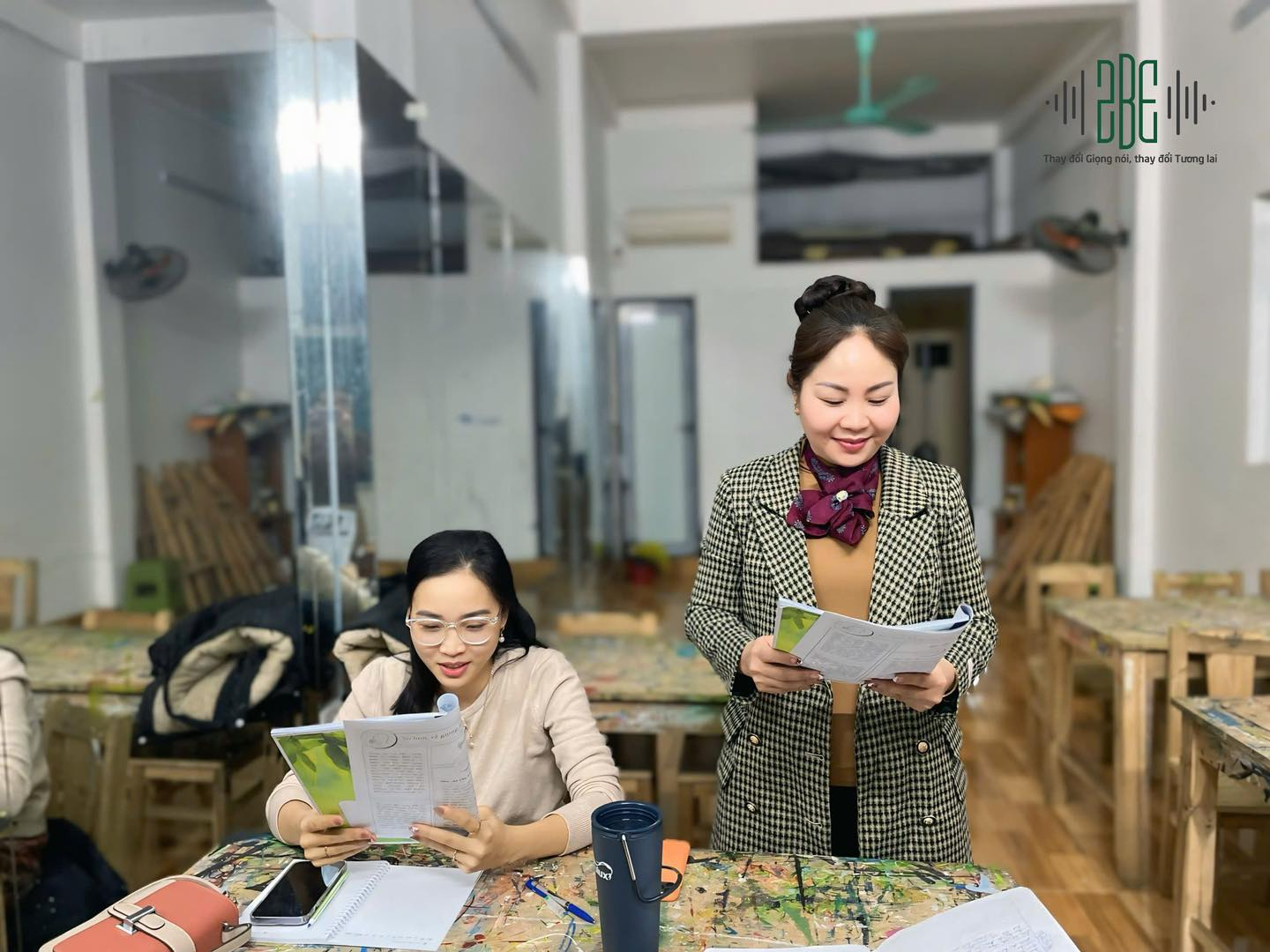 VÌ SAO BẠN NÊN XÂY DỰNG THƯƠNG HIỆU GIỌNG NÓI?